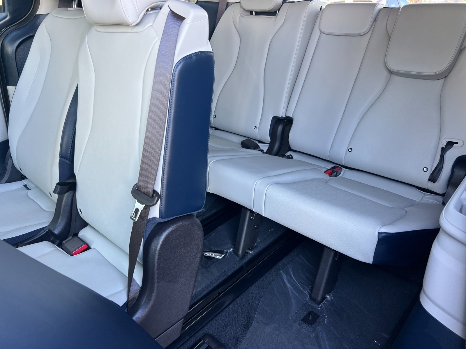 New 2026 Kia Carnival SX image 16