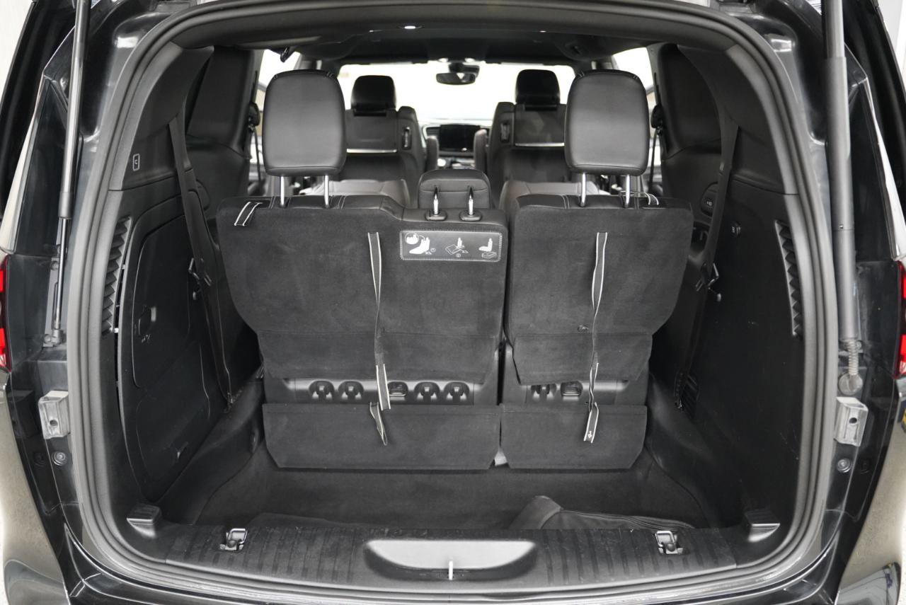 Used 2021 Chrysler Pacifica Touring-L w/ Uconnect Theater Family Group image 38