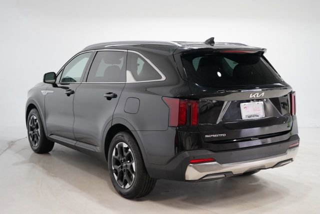Used 2024 Kia Sorento S image 7