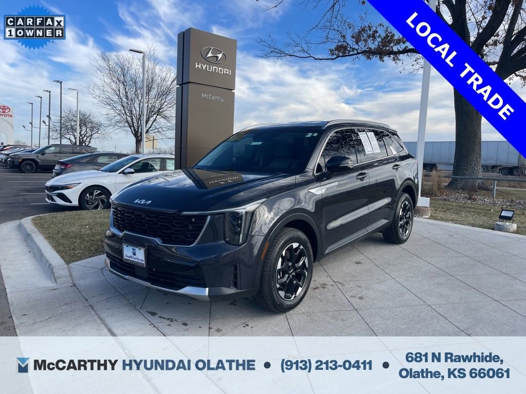 Used 2025 Kia Sorento S image 1