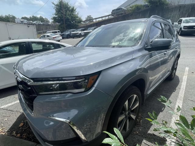 Used 2025 Honda Pilot Touring image 3