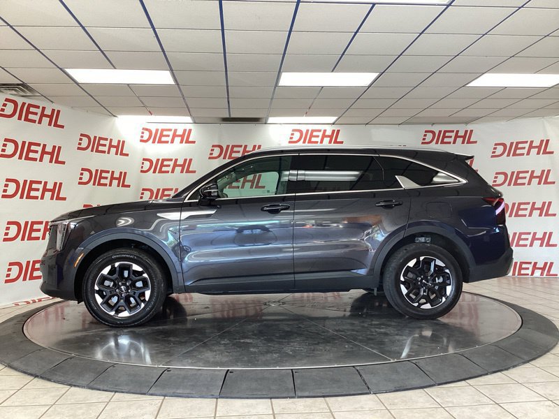 Certified 2025 Kia Sorento S w/ Panoramic Sunroof Package AWD/4WD image 4