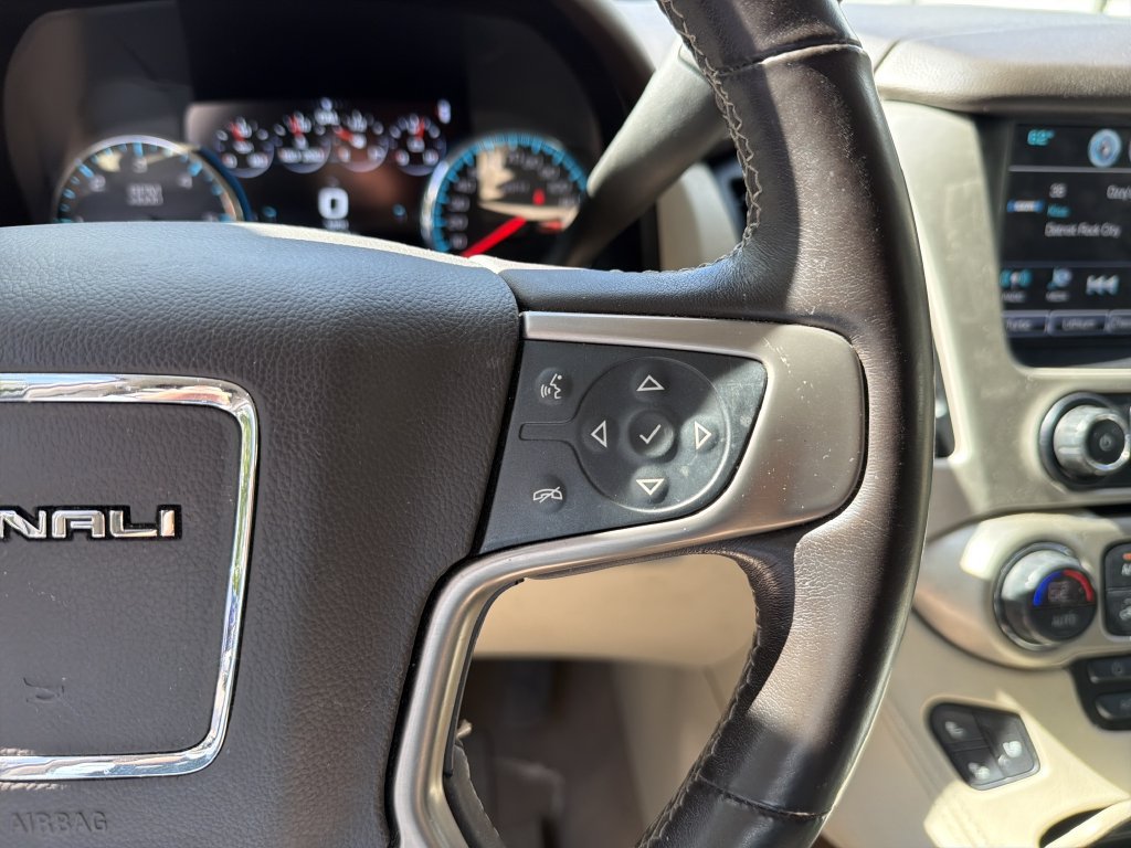 Used 2020 GMC Yukon Denali AWD/4WD image 12