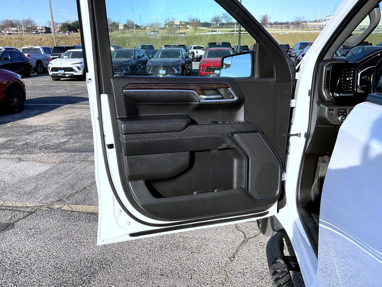 Used 2023 GMC Sierra 1500 Elevation AWD/4WD image 9