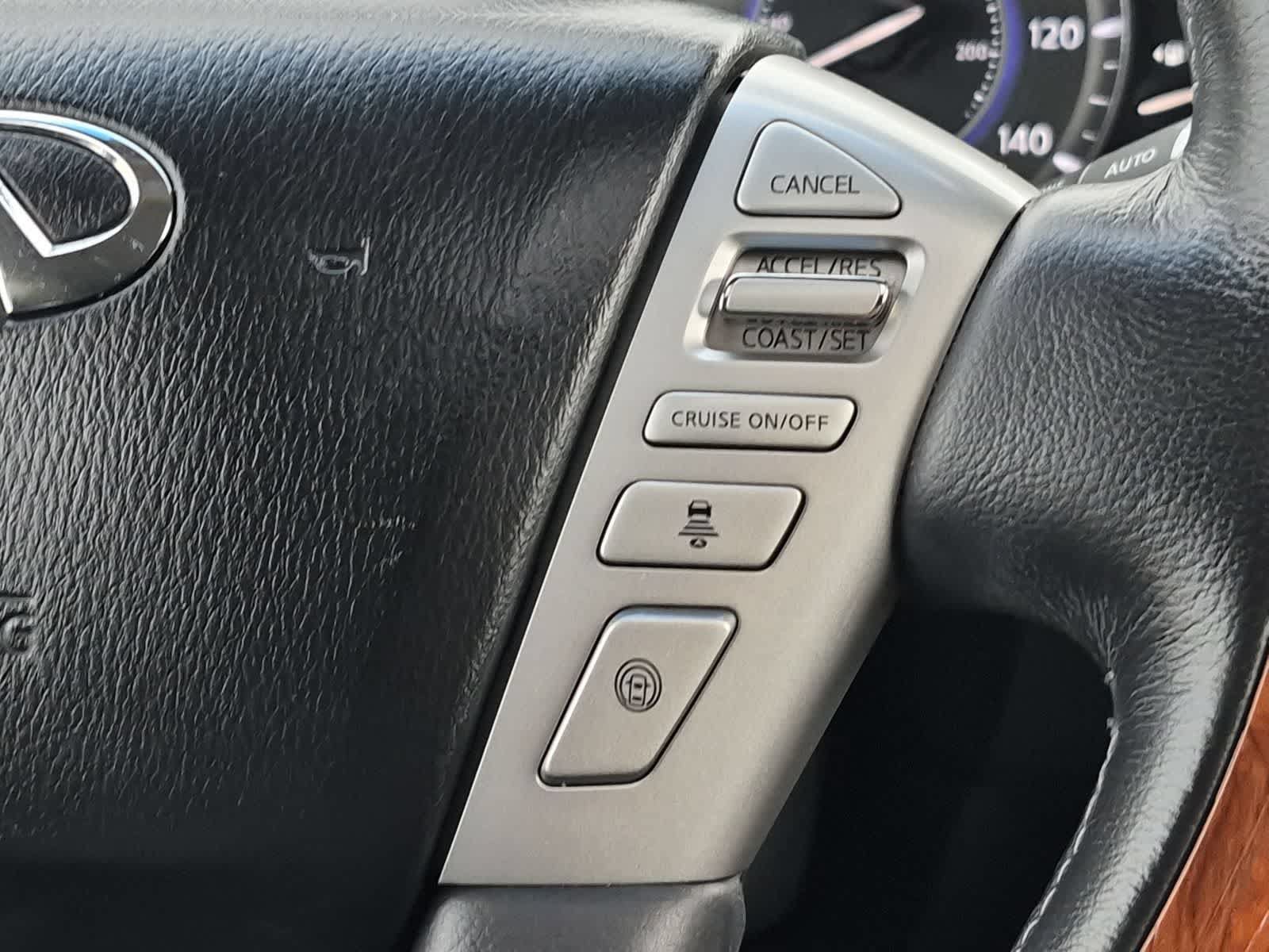 Used 2015 INFINITI QX80 4WD w/ Deluxe Technology Package image 26