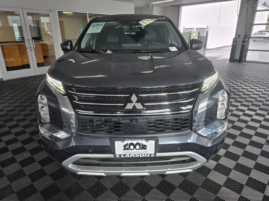 Used 2024 Mitsubishi Outlander SE image 9