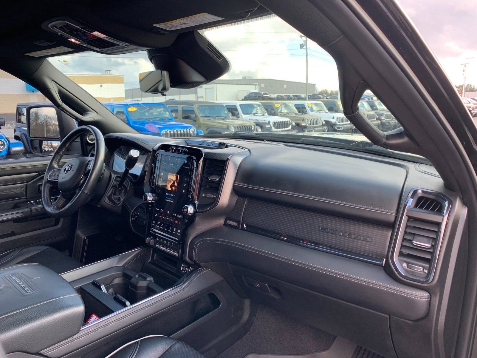 Used 2023 RAM 2500 Limited image 17