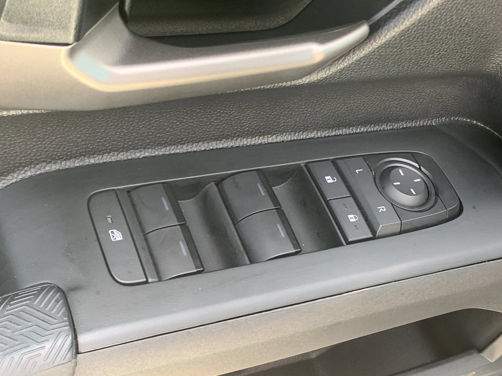 Used 2025 Toyota Tacoma TRD Sport AWD/4WD image 14