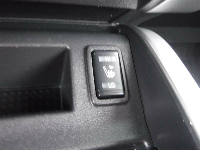 Used 2018 Nissan Titan SV w/ SV Convenience Package image 10