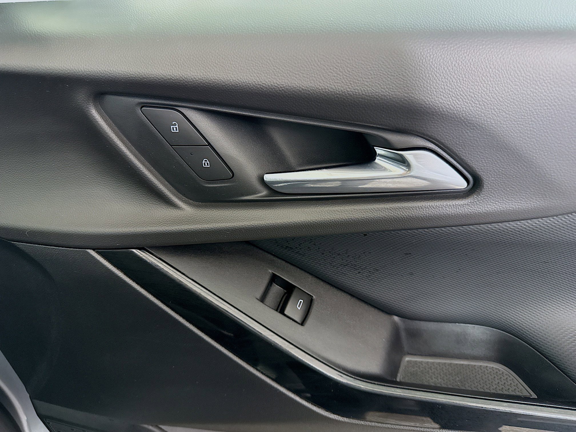 Used 2026 Chevrolet Equinox LT image 31