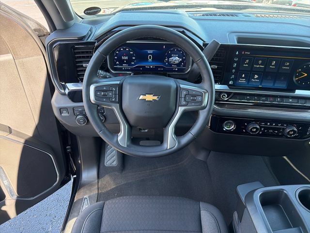 Used 2023 Chevrolet Silverado 1500 LT AWD/4WD image 15