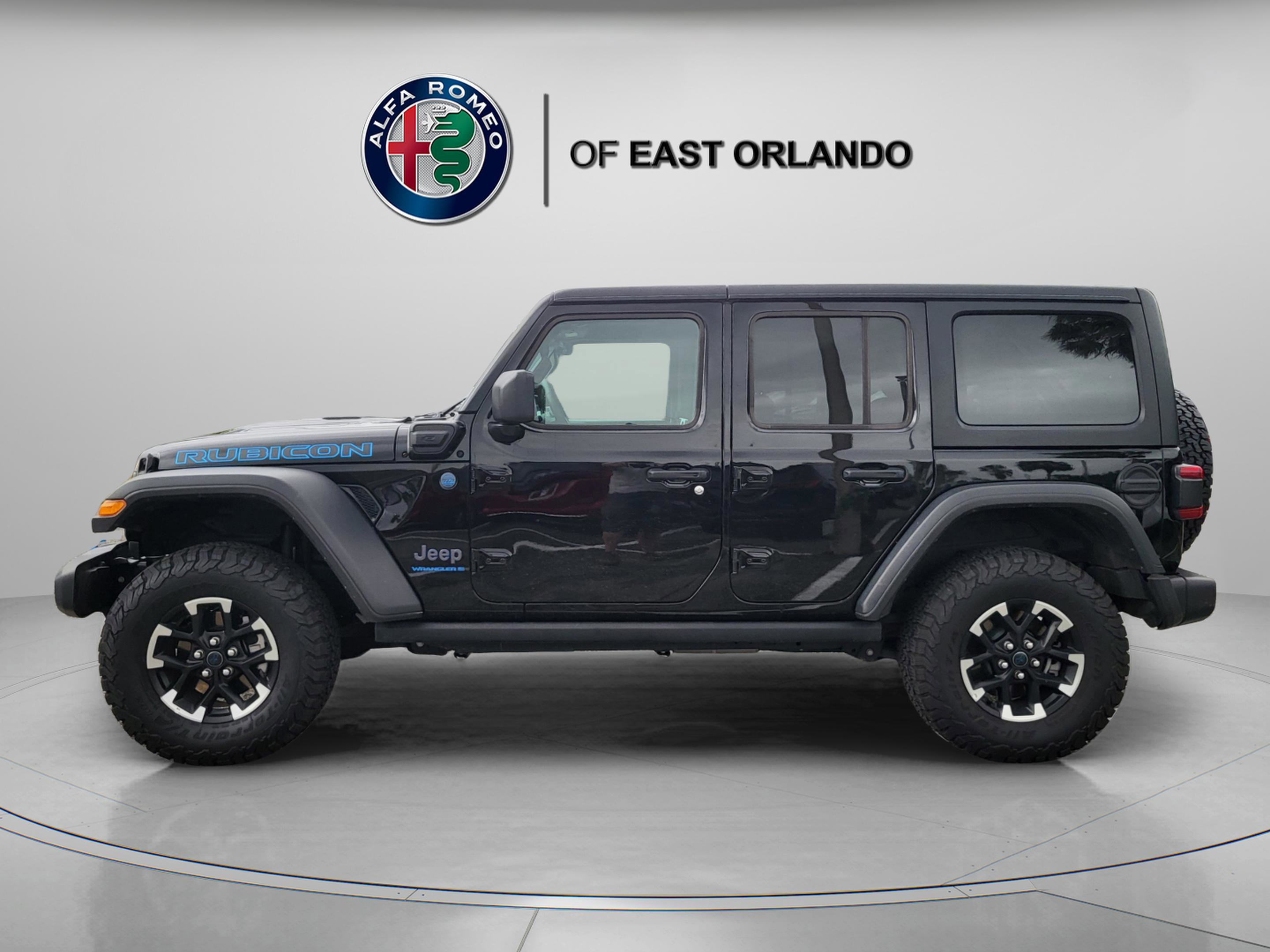 Used 2025 Jeep Wrangler Unlimited Rubicon 4xe w/ Convenience Group image 4