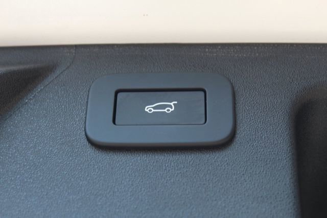 Used 2024 Land Rover Discovery Sport S image 26