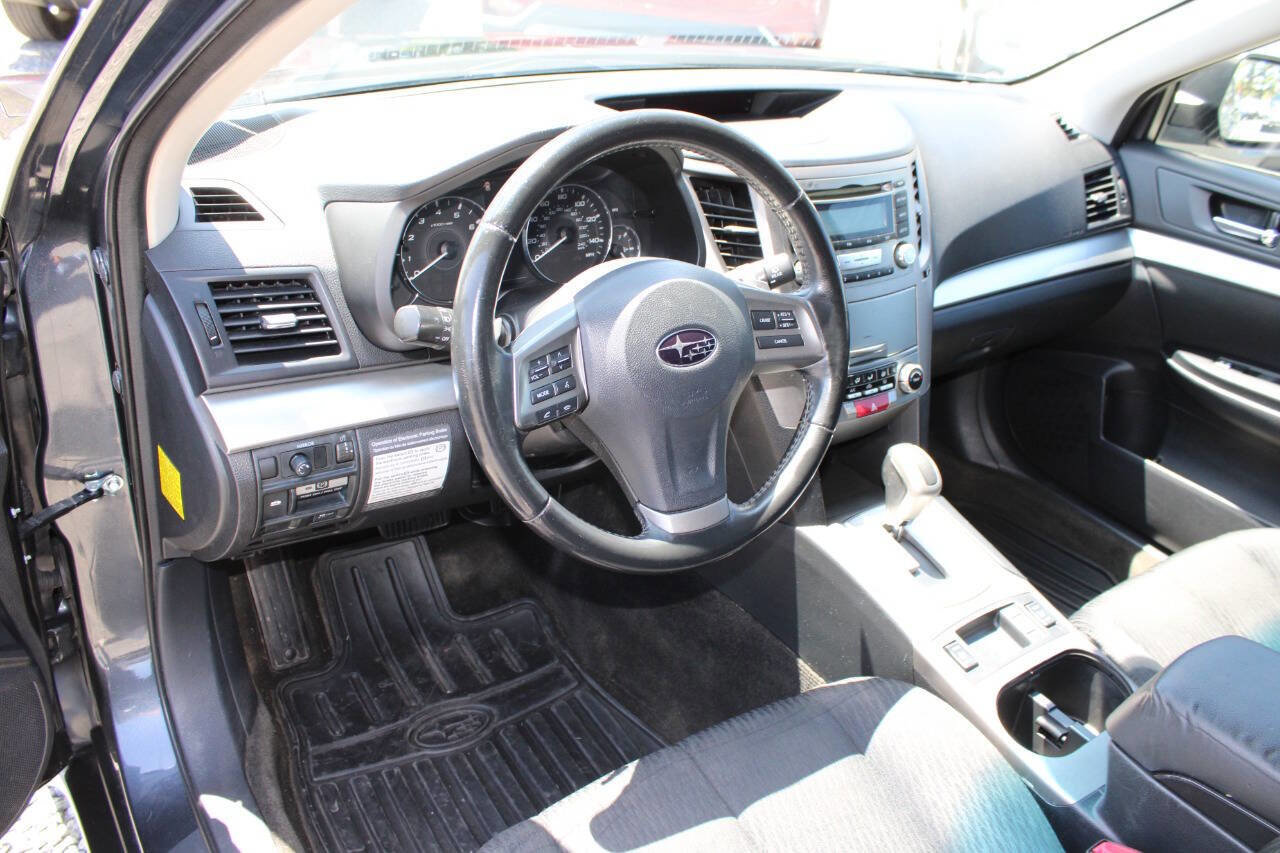 Used 2012 Subaru Outback 2.5i Premium w/ All-Weather Pkg AWD/4WD image 13