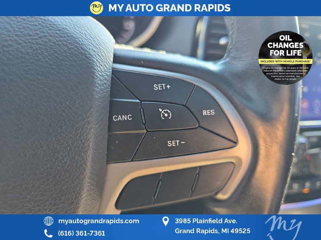 Used 2020 Jeep Grand Cherokee Overland AWD/4WD image 16