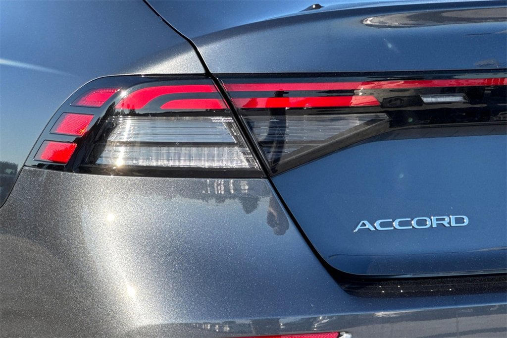Used 2025 Honda Accord SE image 25