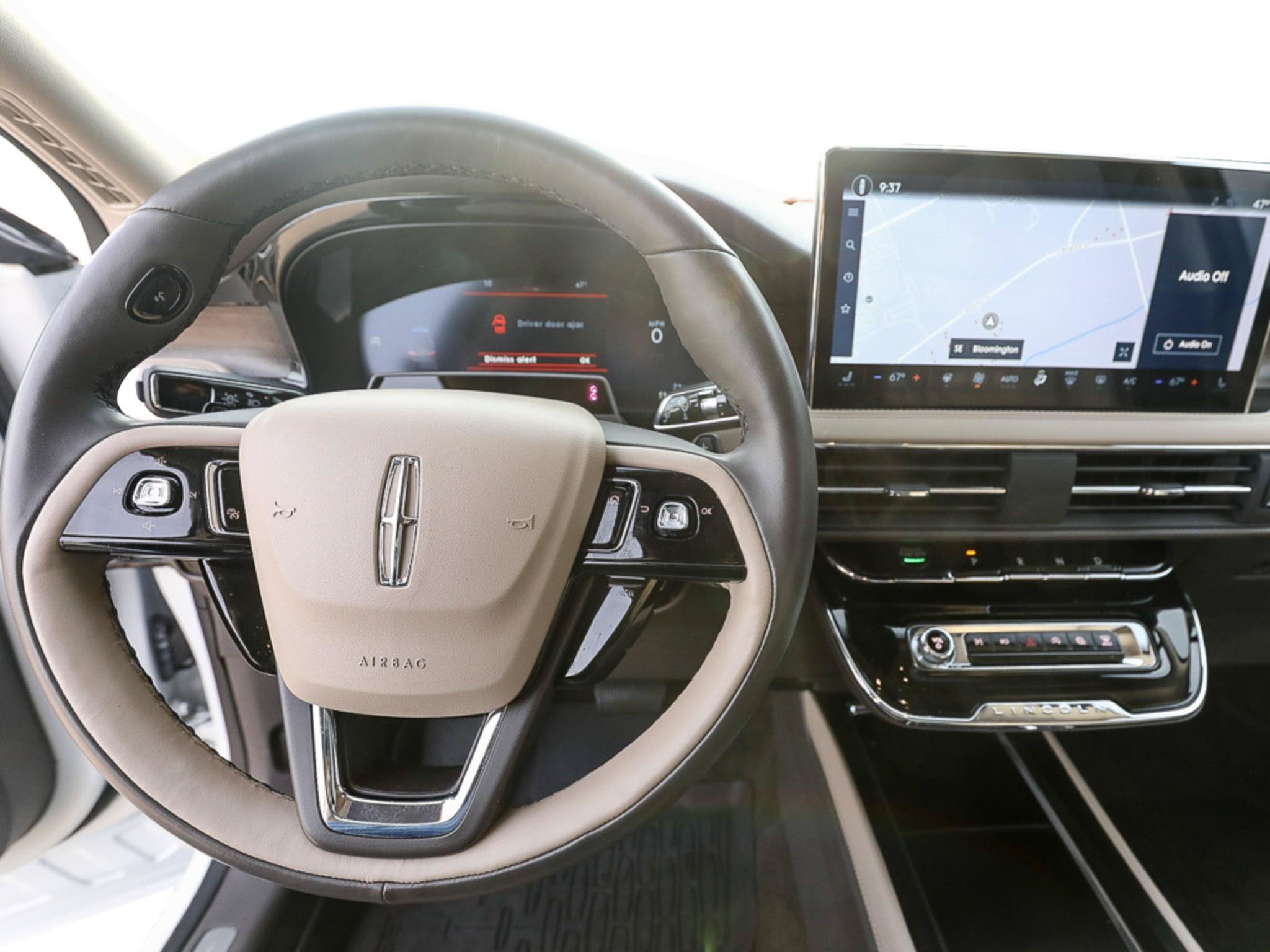 Used 2023 Lincoln Corsair Reserve w/ Equipment Group 202A AWD/4WD image 6