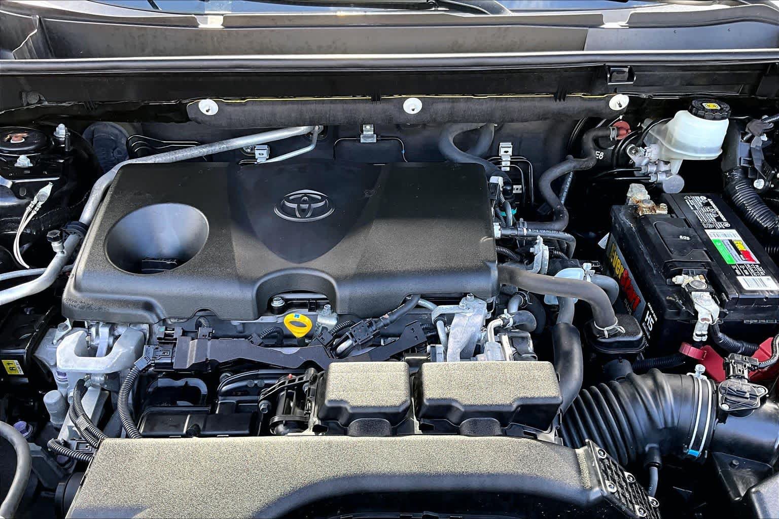 Used 2019 Toyota RAV4 LE w/ Carpet Mat Package FWD image 32