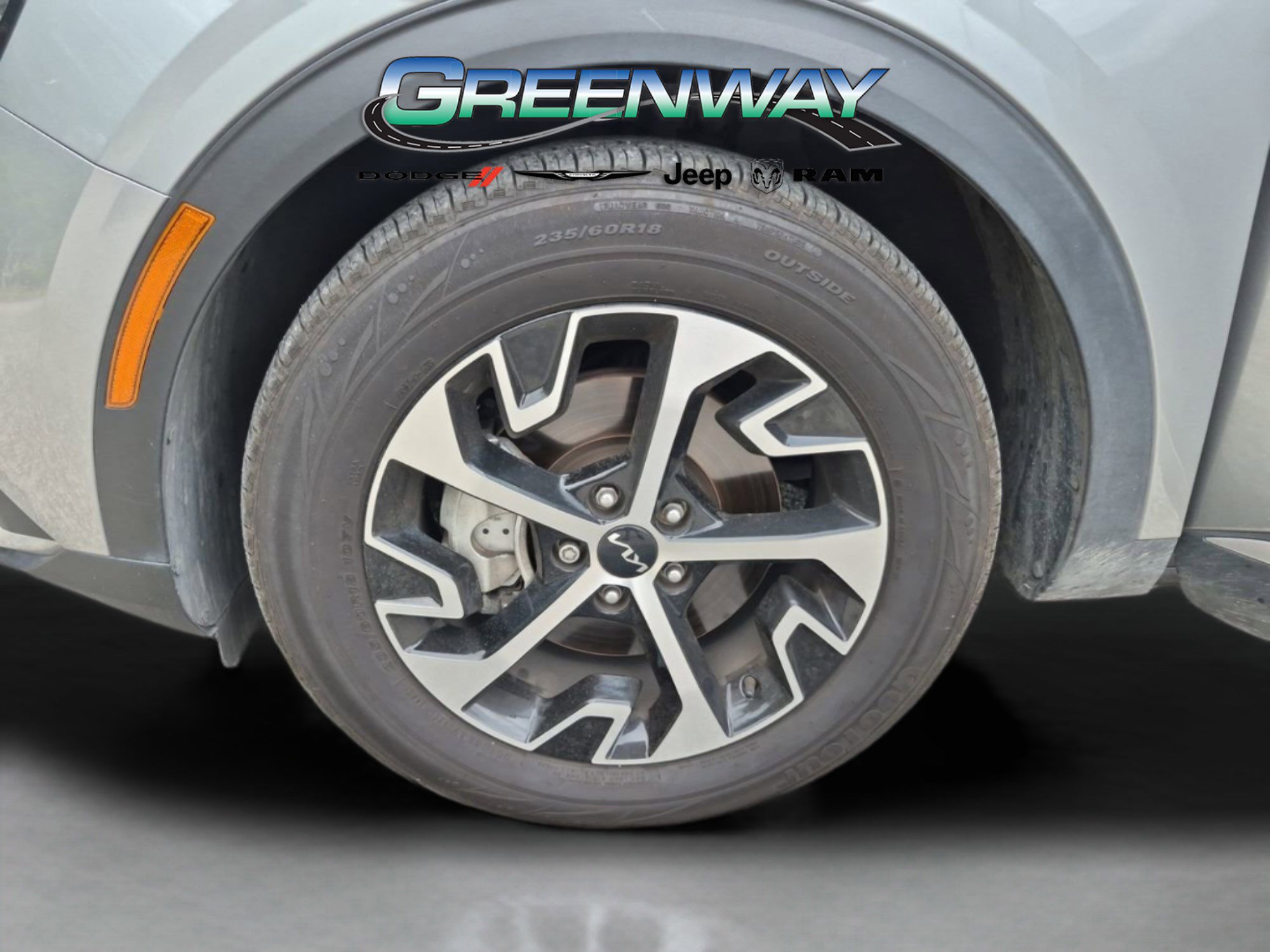 Used 2024 Kia Sportage EX FWD image 30