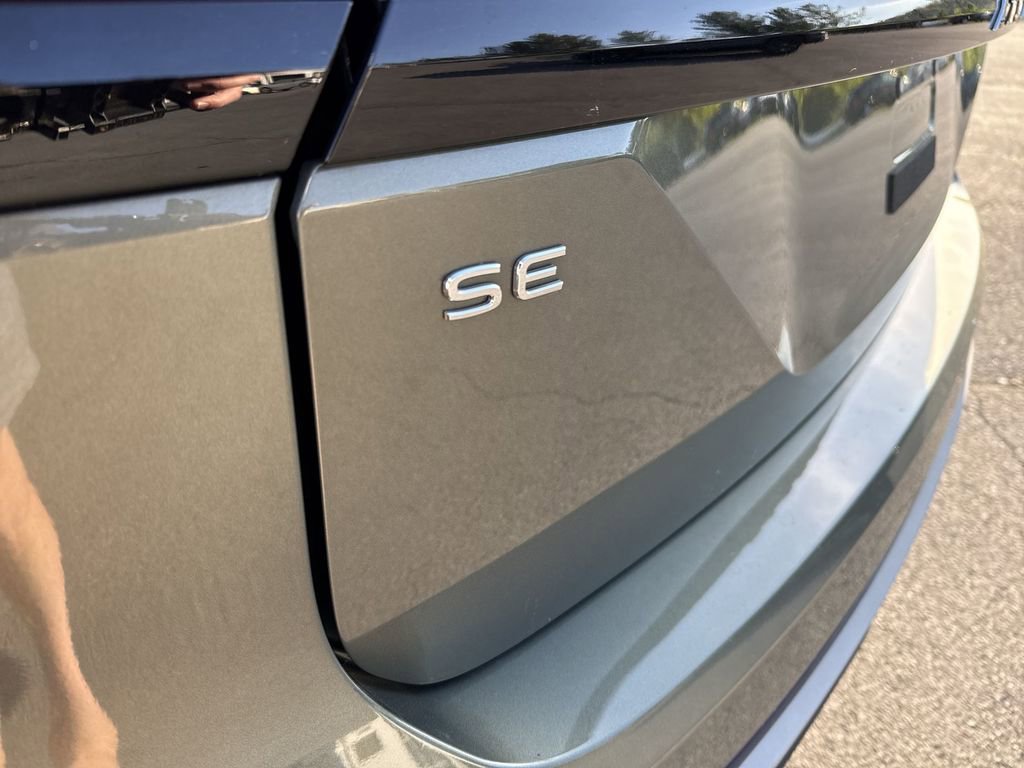 Used 2025 Volkswagen Atlas Peak Edition SE image 7
