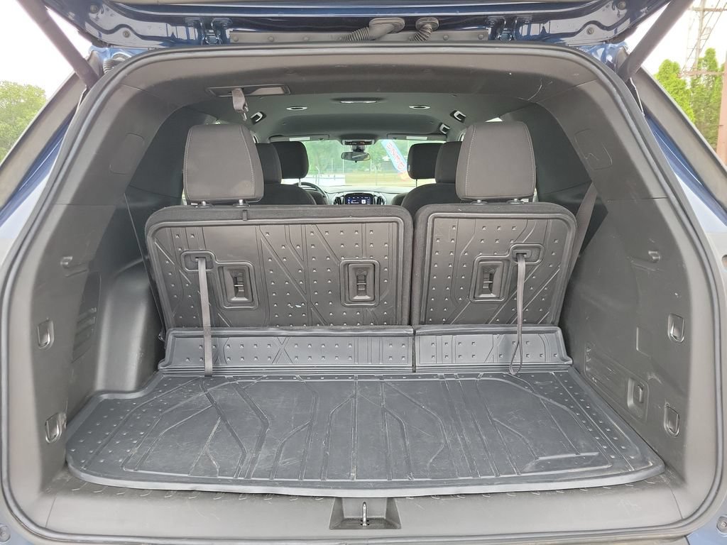 Used 2023 Chevrolet Traverse LT w/ LPO, Floor Liner Package AWD/4WD image 8