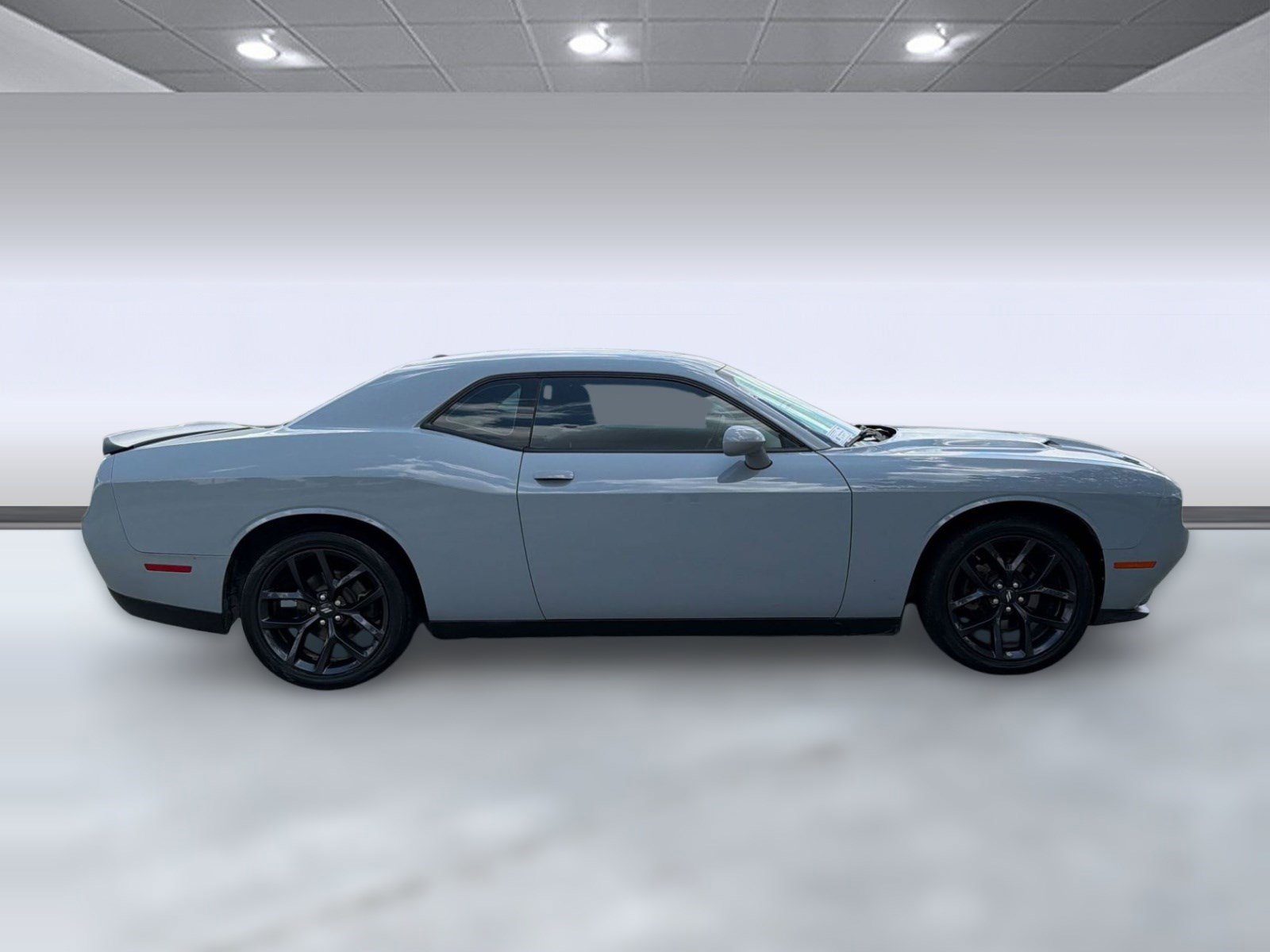 Used 2020 Dodge Challenger SXT w/ Driver Convenience Group RWD image 7