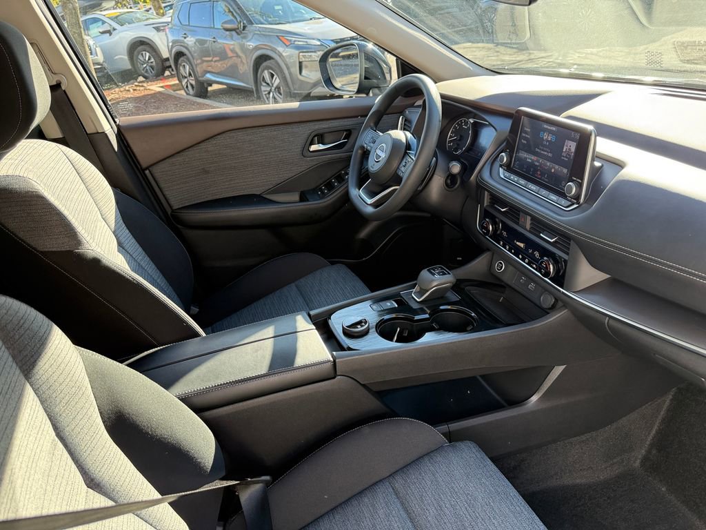 Used 2023 Nissan Rogue SV AWD/4WD image 24