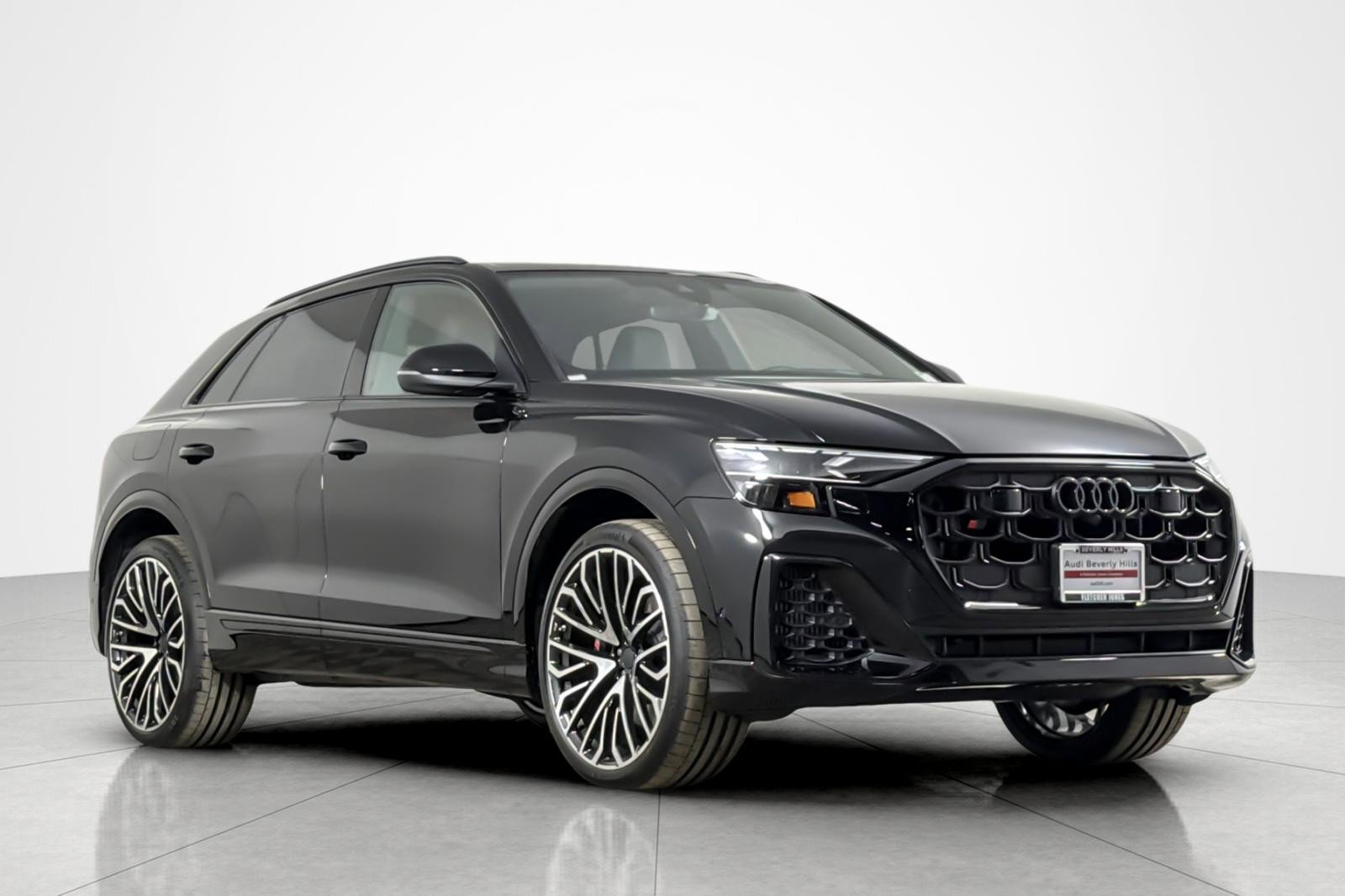 New 2026 Audi SQ8 Prestige video 2