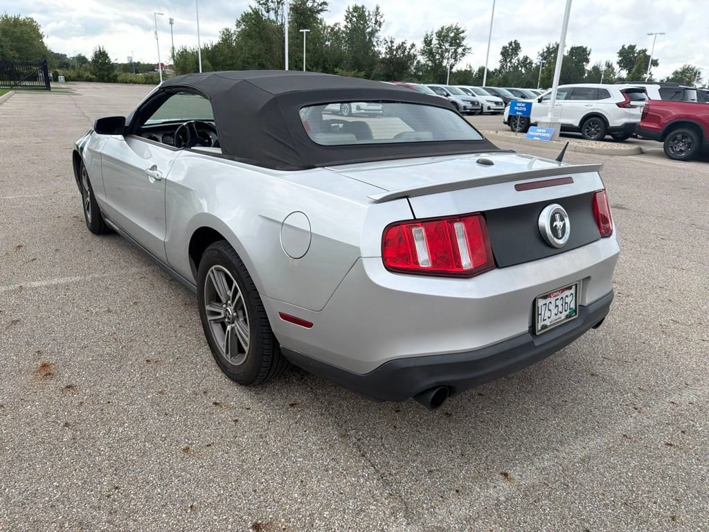 Used 2010 Ford Mustang Premium RWD image 5