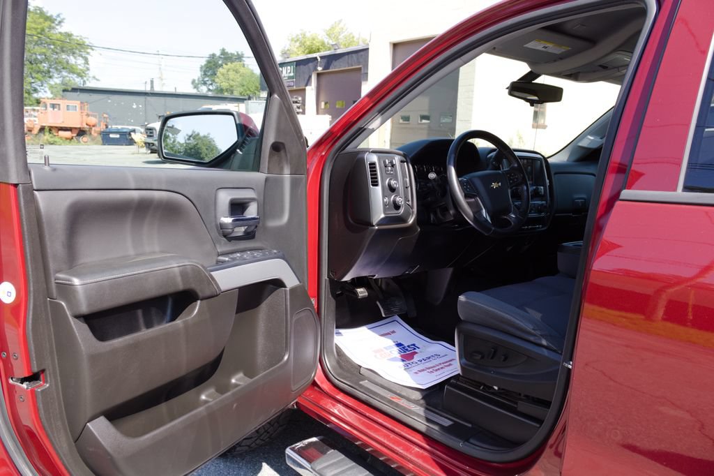Used 2018 Chevrolet Silverado 1500 LT w/ All Star Edition AWD/4WD image 13