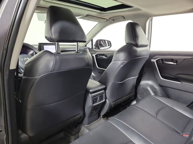 Used 2021 Toyota RAV4 XLE Premium FWD image 11