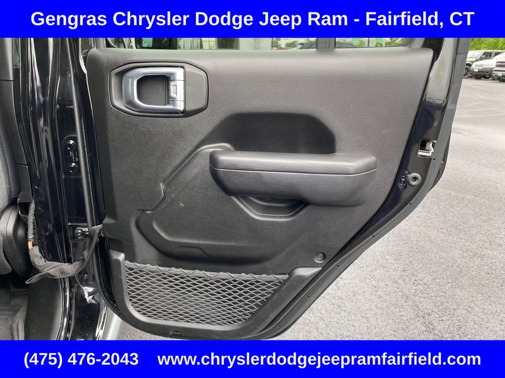 Used 2024 Jeep Wrangler Unlimited AWD/4WD image 39
