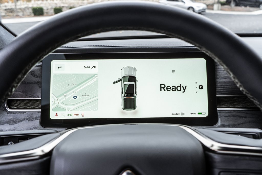 Used 2023 Rivian R1T Adventure image 17