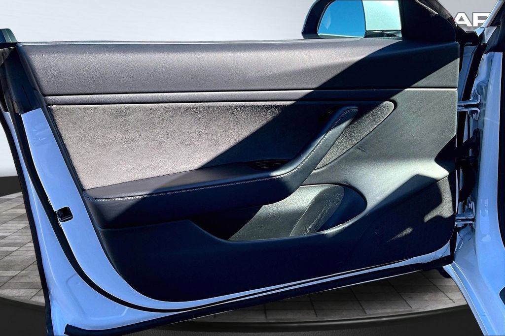 Used 2020 Tesla Model 3 Performance image 22