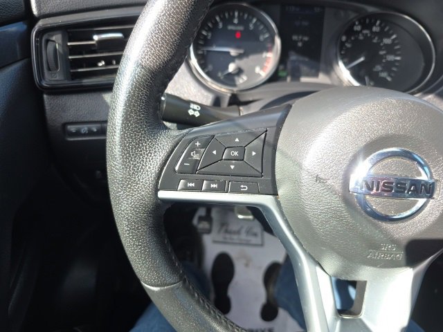 Used 2019 Nissan Rogue SV image 20