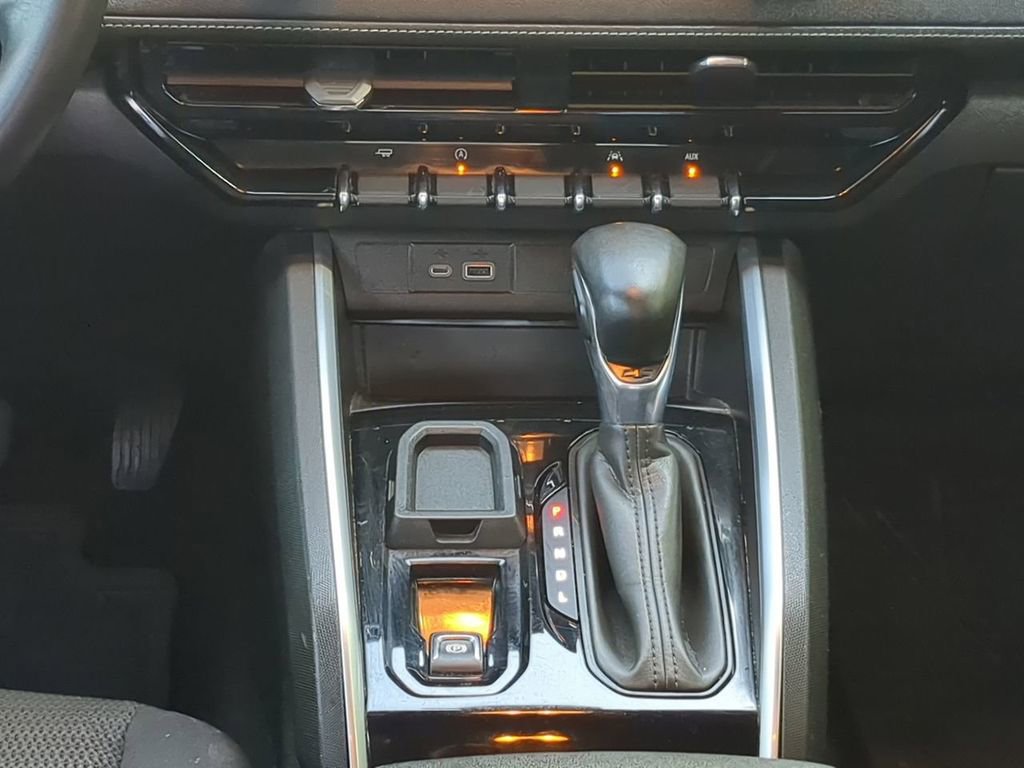 Used 2023 Chevrolet Colorado LT w/ LT Convenience Package II image 18