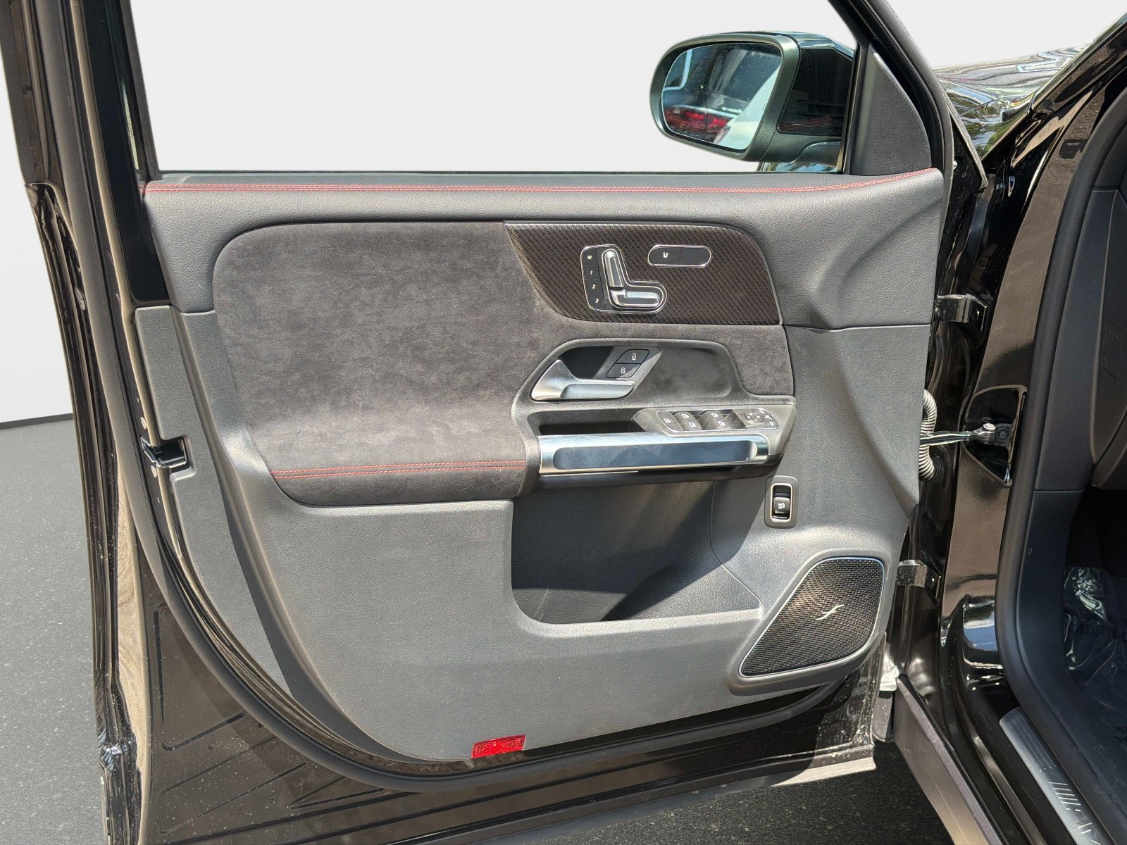 New 2026 Mercedes-Benz GLB 35 AMG 4MATIC image 16