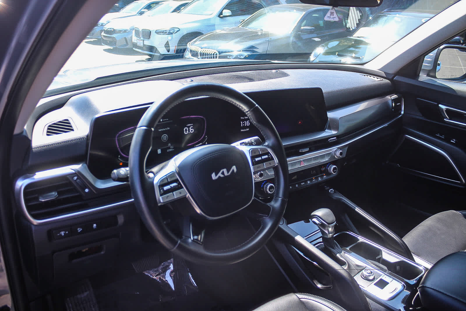 Used 2024 Kia Telluride S w/ S Sunroof Package FWD image 23