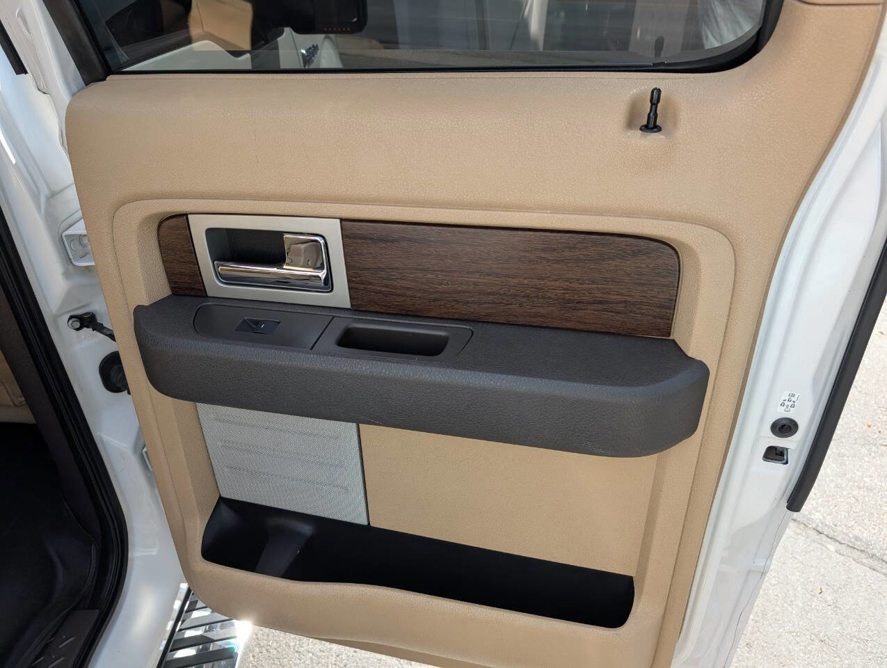 Used 2013 Ford F150 Lariat w/ Luxury Equipment Group image 34