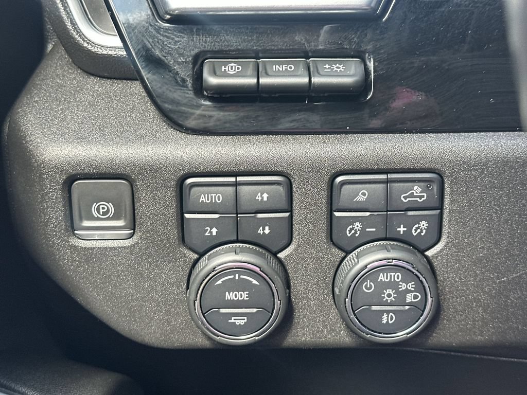 Used 2024 Chevrolet Silverado 2500 High Country w/ High Country Premium Package AWD/4WD image 28