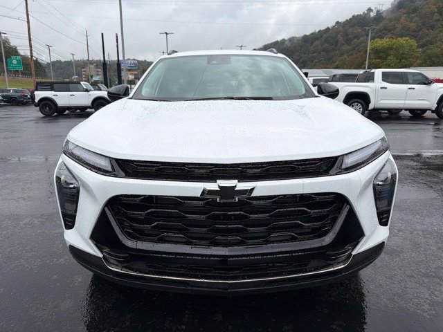 New 2026 Chevrolet Trax ACTIV w/ Driver Confidence Package FWD image 2