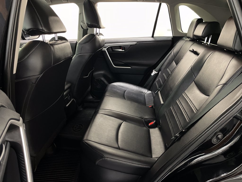Used 2019 Toyota RAV4 Limited w/ Carpet Mat Package AWD/4WD image 11