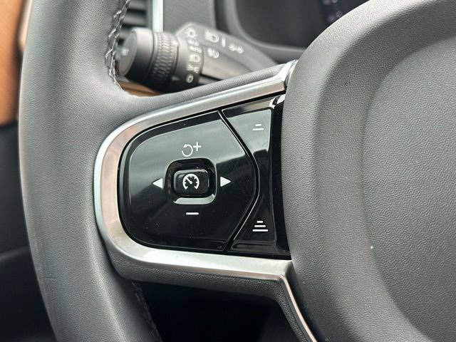 Certified 2023 Volvo XC90 B6 Plus w/ Protection Package Premier AWD/4WD image 28