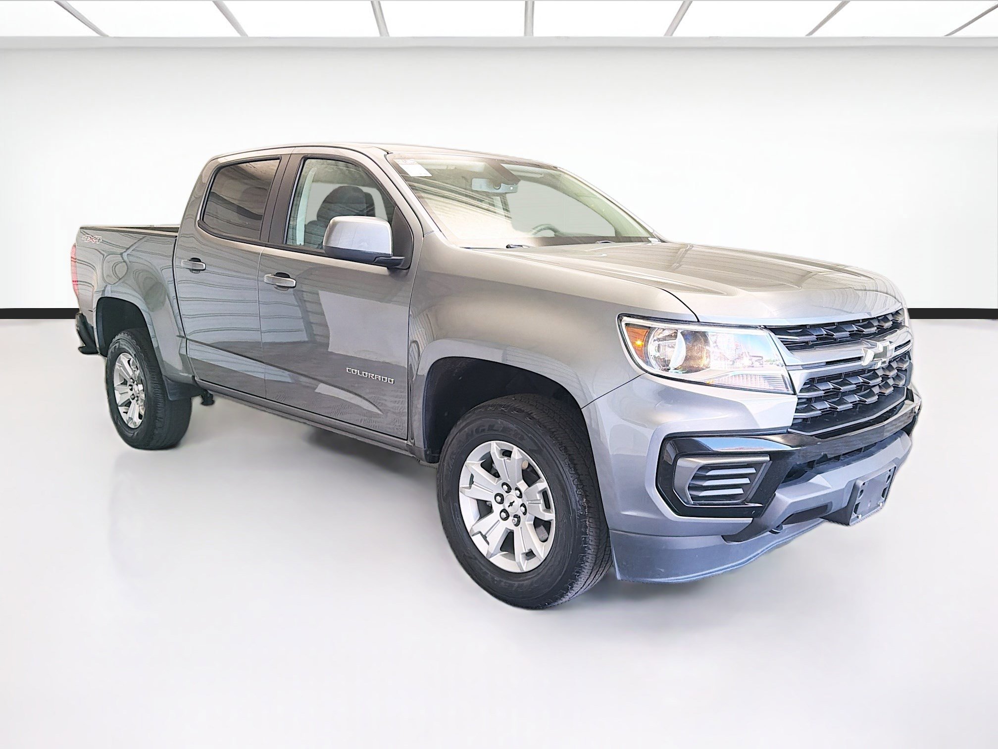 Used 2022 Chevrolet Colorado LT AWD/4WD image 3