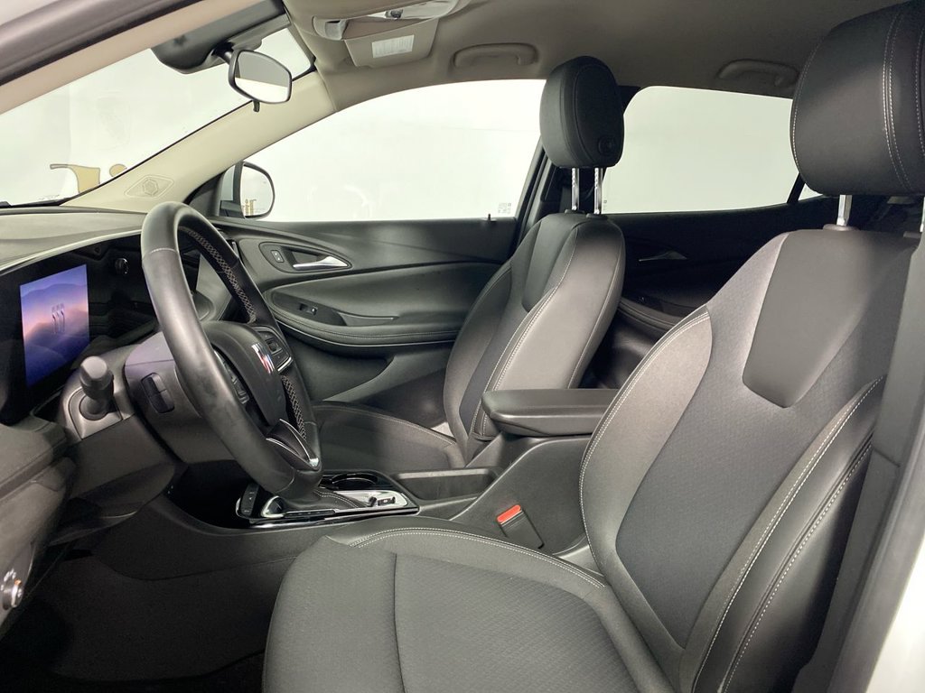 Certified 2024 Buick Encore GX Preferred w/ Comfort Package FWD image 11