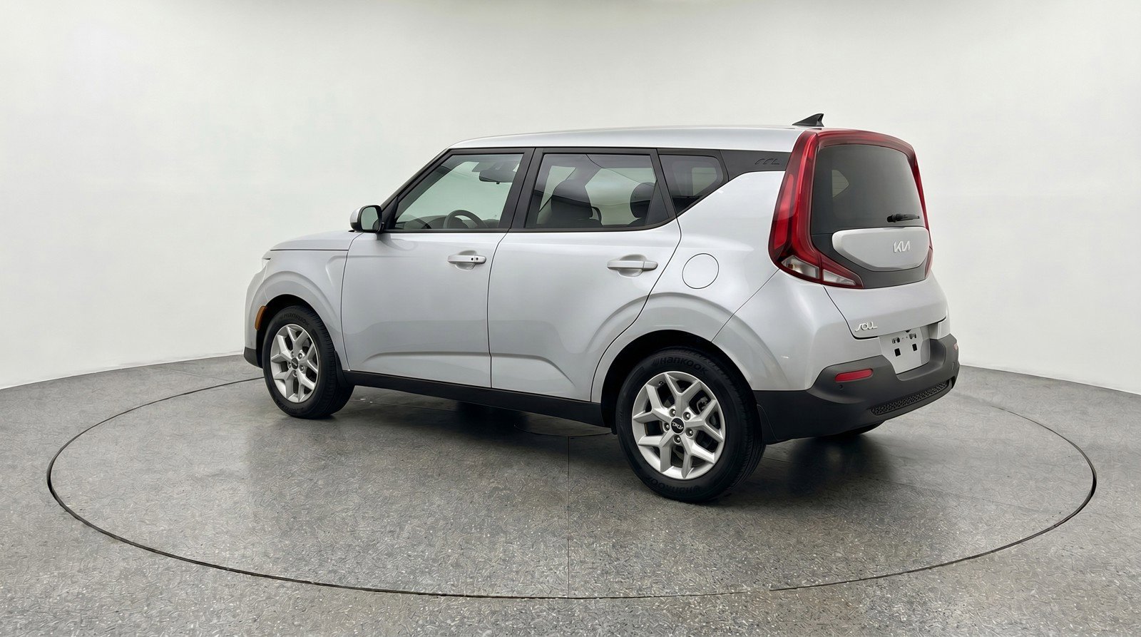 Used 2025 Kia Soul LX w/ LX Technology Package FWD image 6