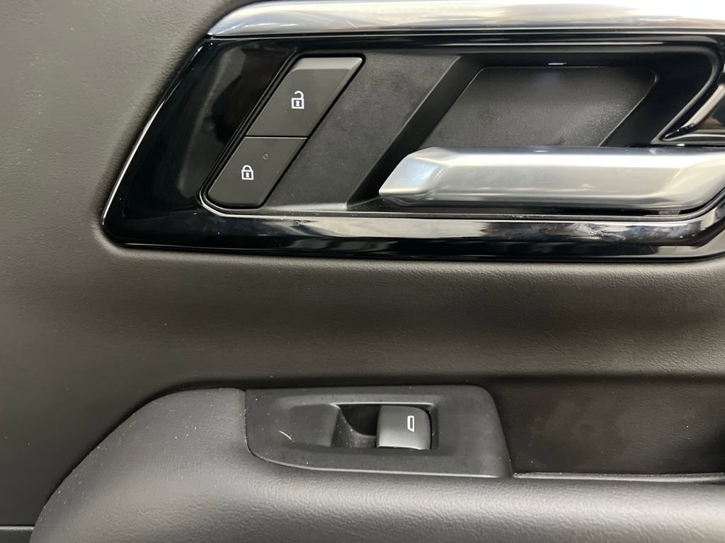 Used 2025 Chevrolet Tahoe Z71 image 20