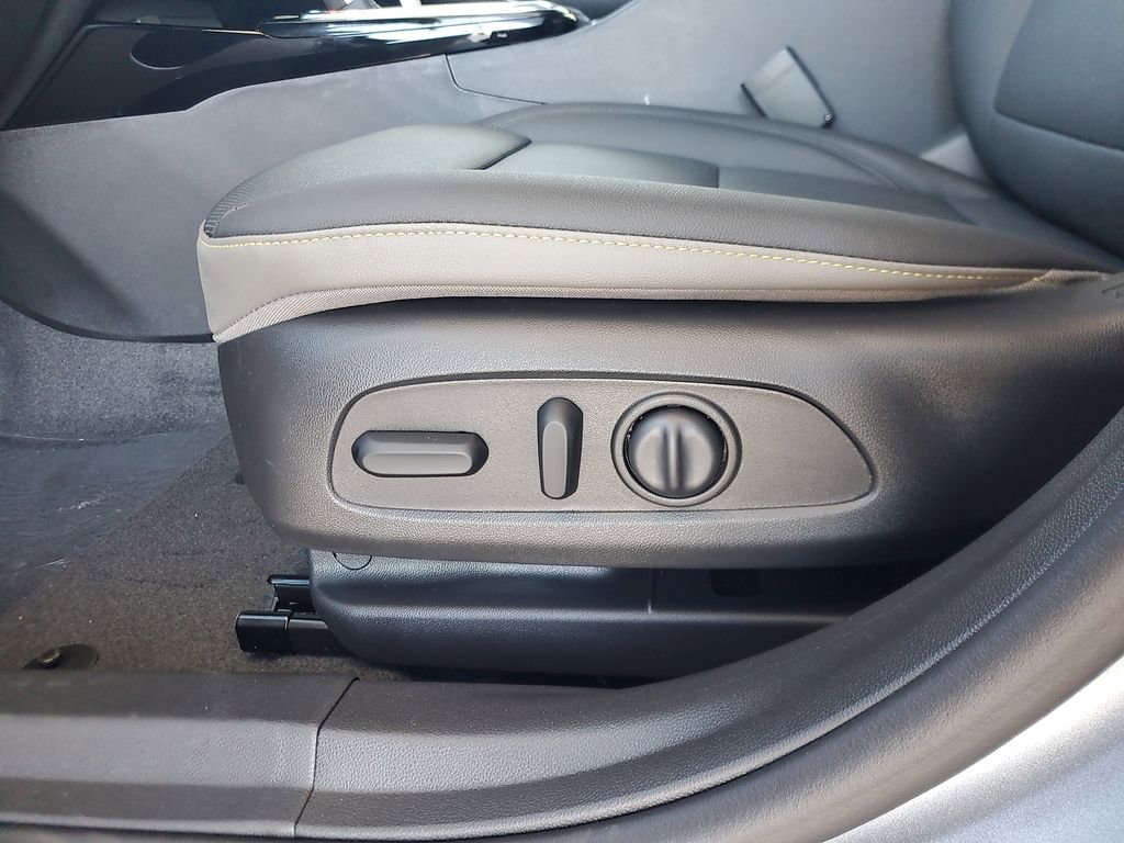 New 2026 Chevrolet Trax ACTIV w/ Sunroof Package image 14