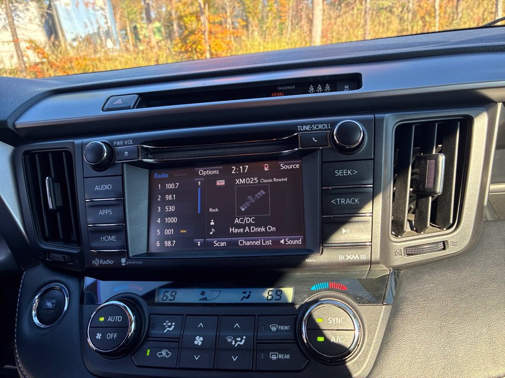 Used 2018 Toyota RAV4 XLE w/ Plus Extra Value Package AWD/4WD image 24
