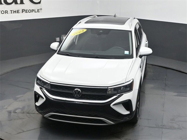 Used 2023 Volkswagen Taos SE w/ Panoramic Sunroof Package image 46